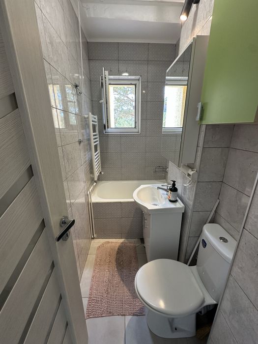 Apartament 3 camere de închiriat