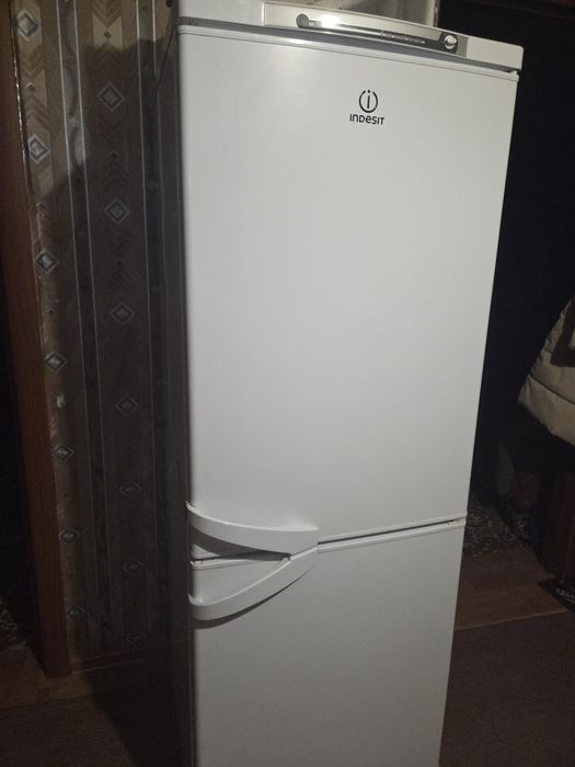 Продам холодильник