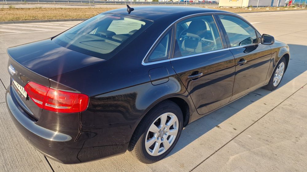 Vând Audi A4 , 1.8