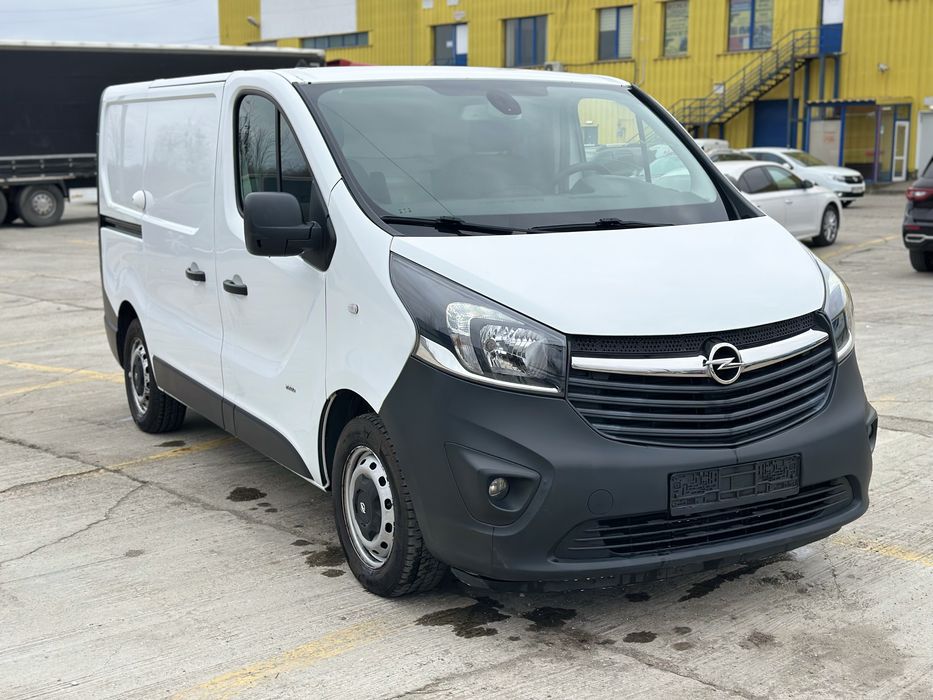 Vand Opel Vivaro,2017,euro 6,import Olanda,carte service la zi,led