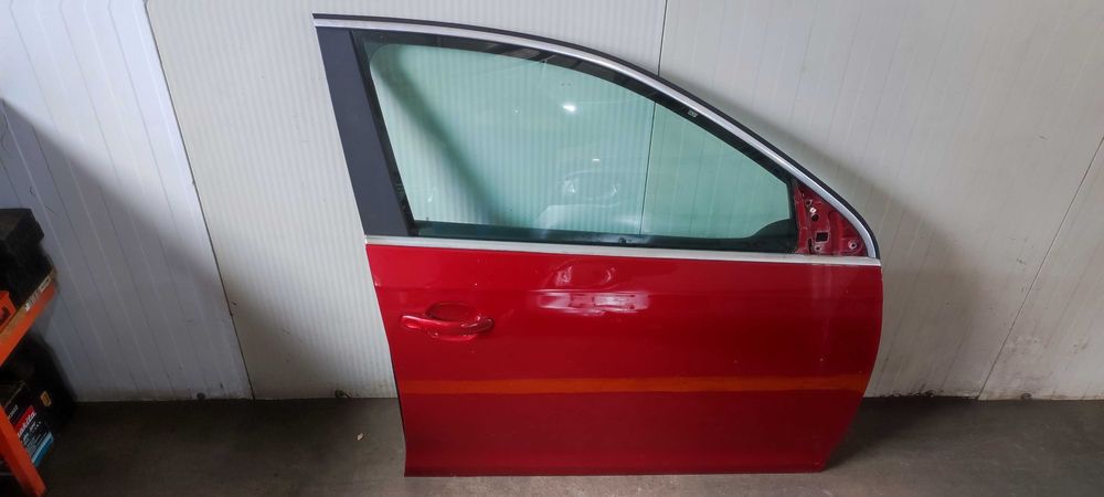 Usa dreapta fata completa volkswagen vw golf 5 break an 2008 cod culoare LA3W