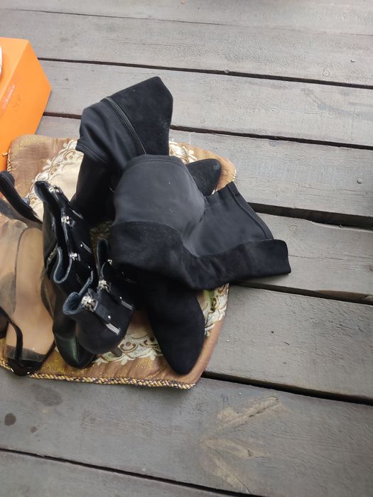 Продам обувь сандали, сапоги итд