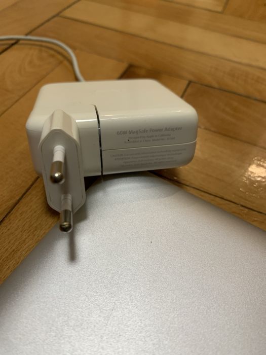 512GB SSD! 8GB RAM! MacBook Pro Mid 2009