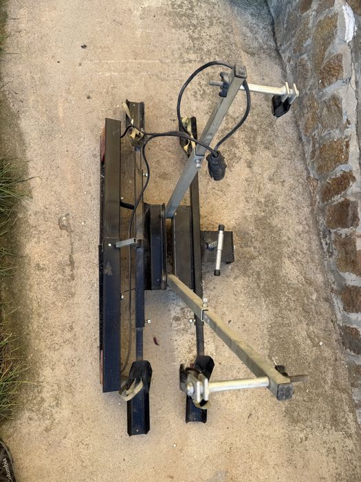 Suport pentru doua biciclete stare perfecta