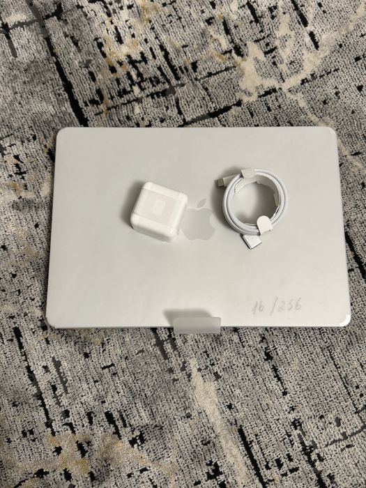 Macbook Air M4 13  16gb 256gb silver