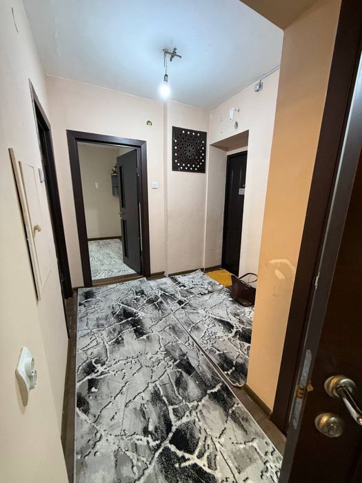 Арендага квартира сергили янги хайот ойида қиз болларга 2х 60кв 400$