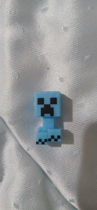 Figurine kinder joi minecraft