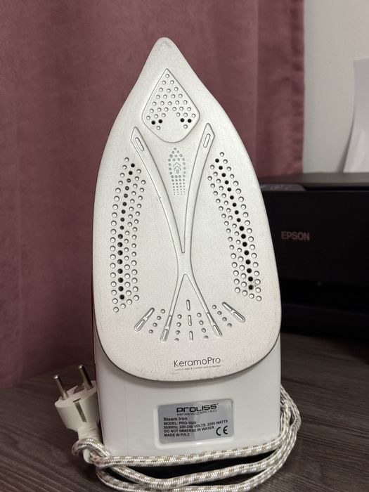 Утюг, техника для дома