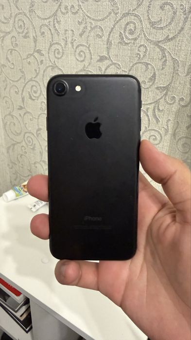 Продаю Iphone XR 128gb и iphone 7 32gb
