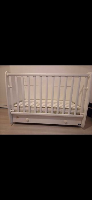 Дървена кошара с люлещ механизъм 2в1