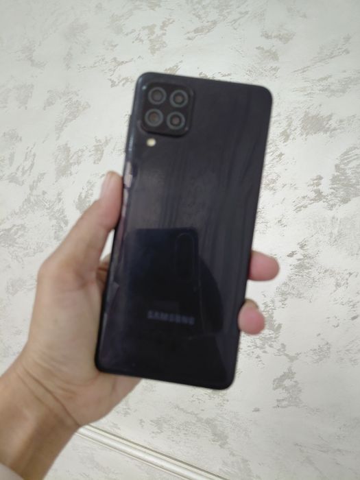 Самсунг А 22 телефон