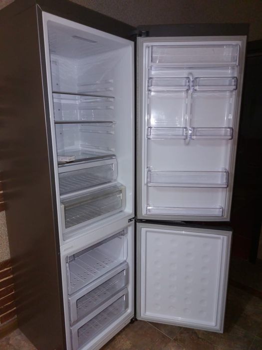 Холодильник Samsung