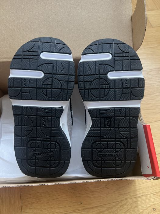 Nike - Спортни обувки Air Max INTRLK Lite с нисък профил, Бял