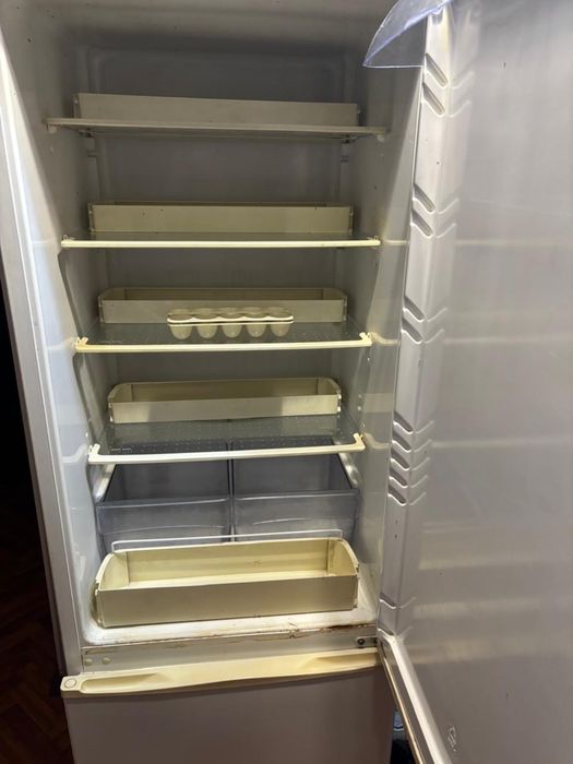 продам Холодильник Snaige