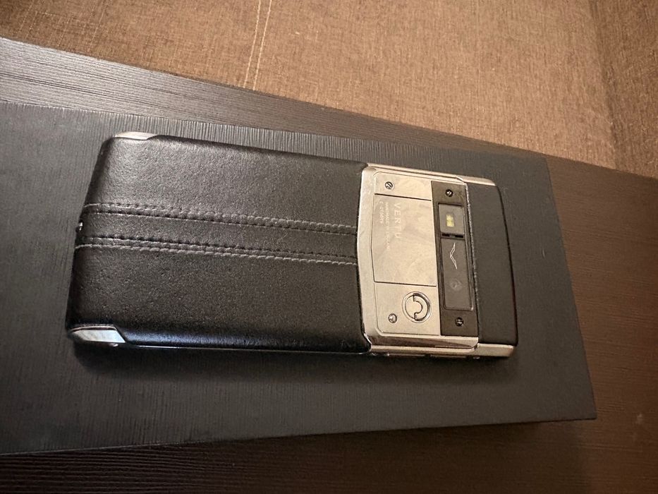 Телефон Vertu signature