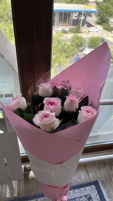 Розовые розы 9 шт
