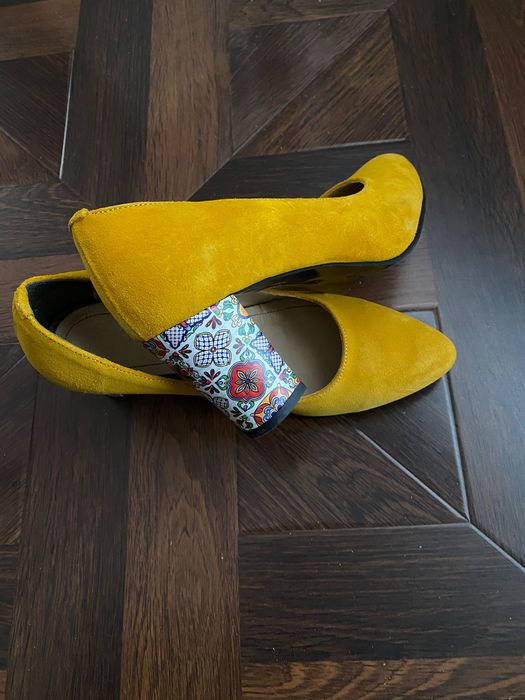 Pantofi damă din piele întoarsă, culoarea galben-muștar