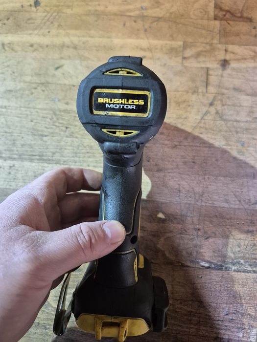 Filetanta cu impact DEWALT DCF 887 18V