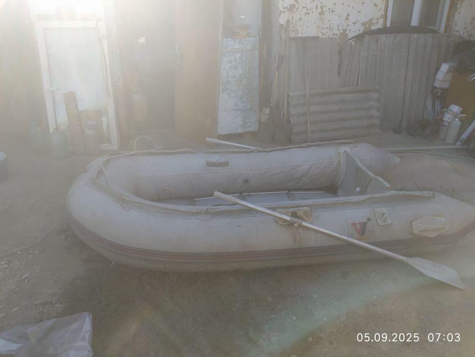 Продам надувную лодку