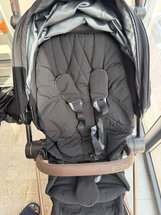 Продам коляску Cybex.