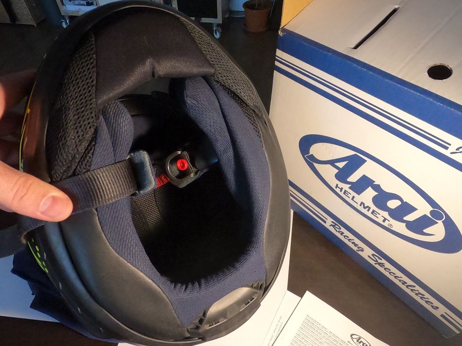 Casca Arai QV-Pro Drone Yellow