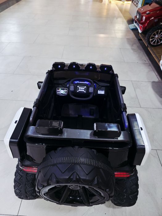 Yangi katta ikki kishilik baquvvat bolalar elektromobili sotiladi