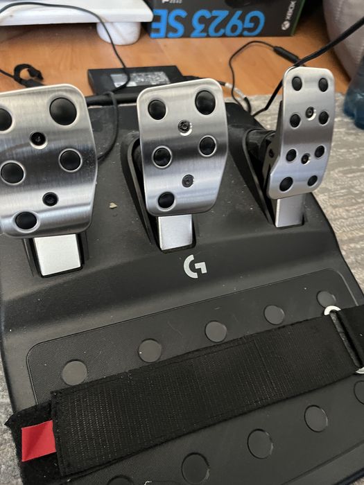 Volan+schimbator+pedale LogiTech