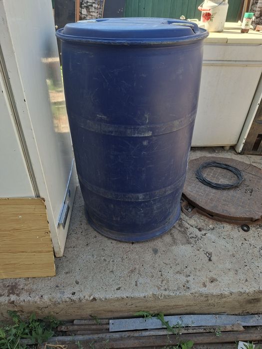 Продам пластиковые бочки