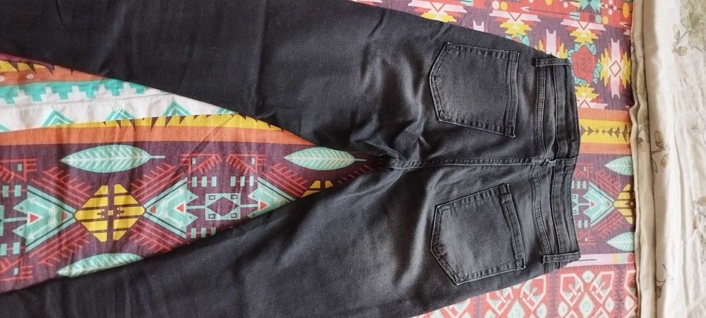 Дънки 26 номер чисто нови