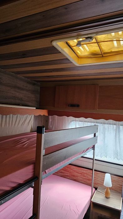 Каравана с външна тента