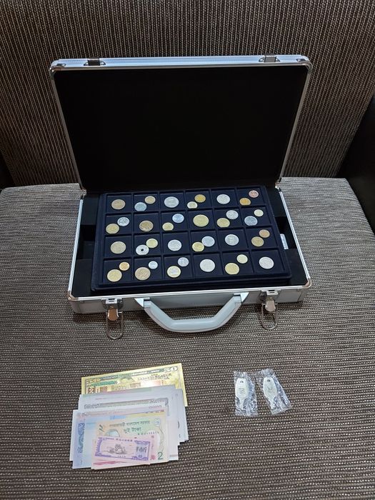 КОЛЕКЦИЯ! АЛУМИНИЕВО куфарче с монети и банкноти!!