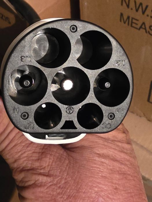 Стационарная зарядка для электрокаров