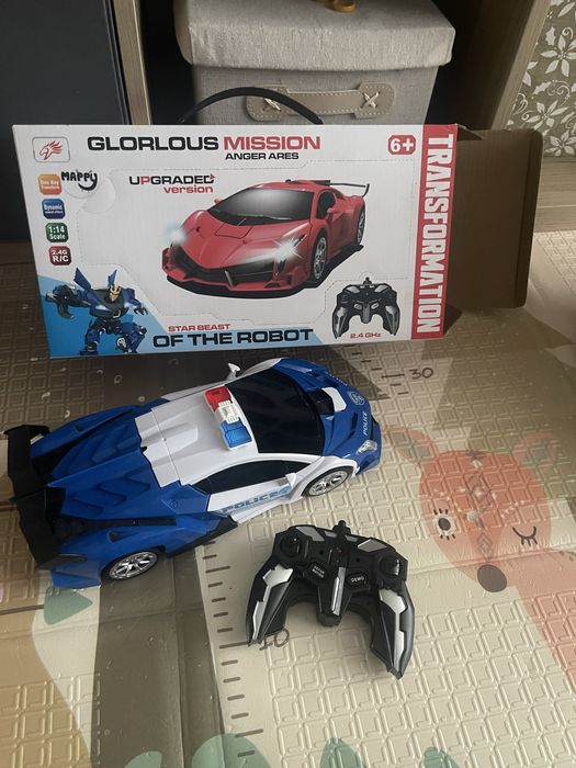 Masina de politie transformabila in robot