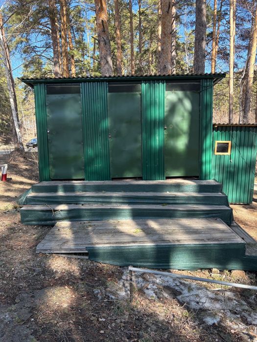 Продам Туалет на ТРИ кабины