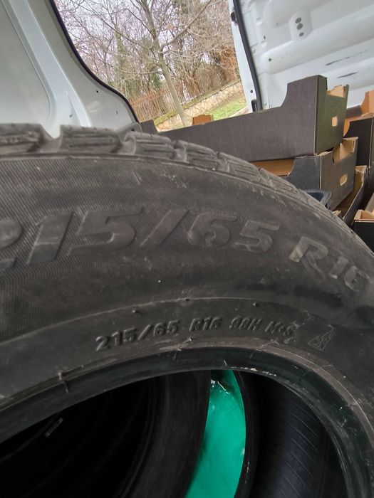 Автомобилни гуми 215/65/16" зимни