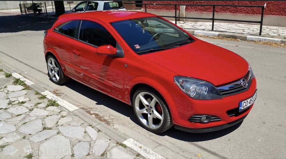 Продавам Opel Astra GTC 1,7
