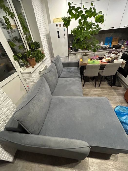 Продам диван.