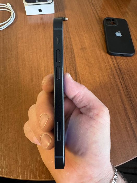 Продам б/у телефон iPhone 13 mini 128 Gb