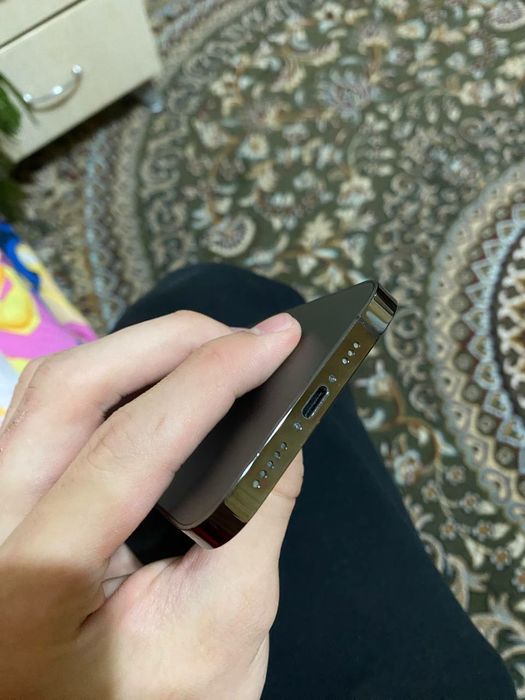 Iphone 12 pro 256gb. Sotiladi ideal yangide toptoza