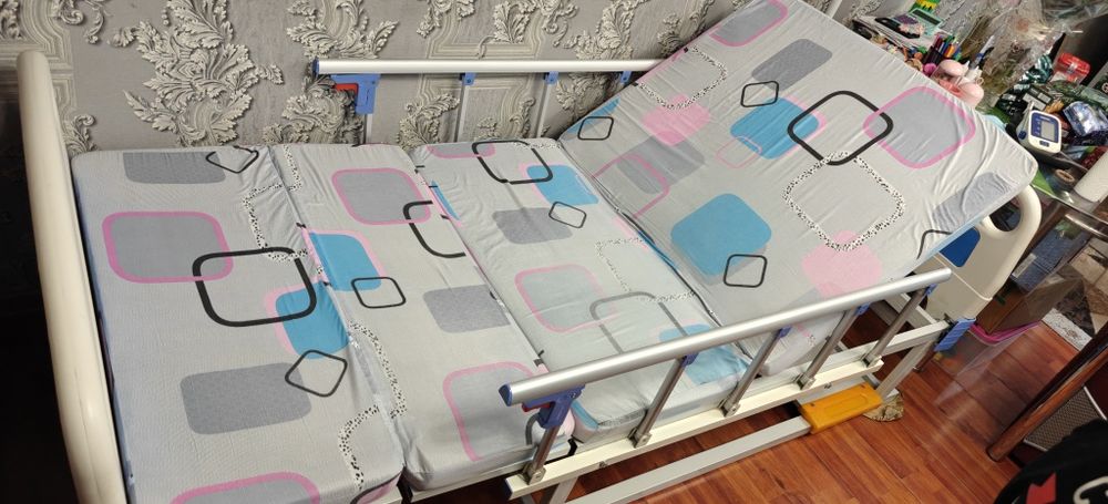 Медицинская кровать