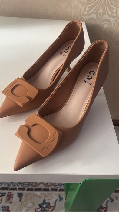 Туфли новые Josiny, 36 размер