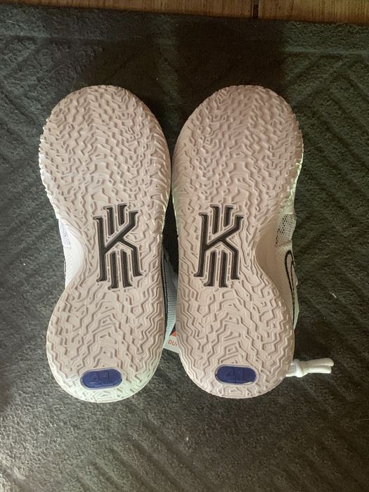 kyrie 7 белые сайз 43