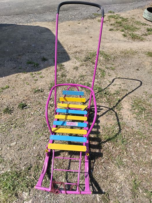 Продам санки в хорошем состоянии