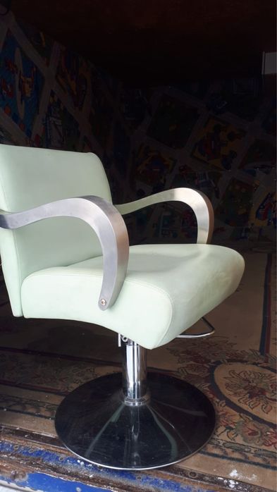 Кресло парикмахерское