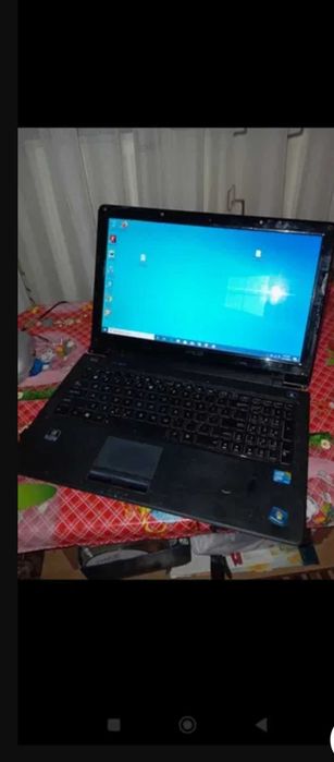 Vând un PC portabil