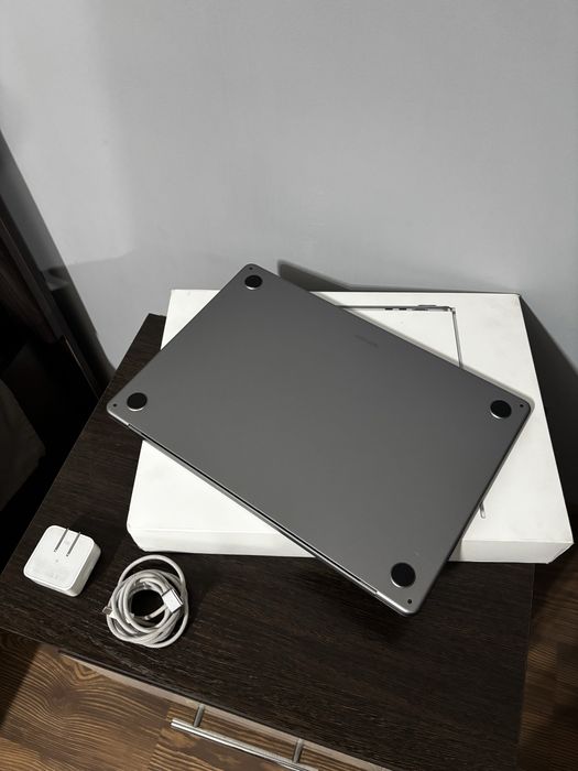 Macbook air m2 2023 года, 15.6