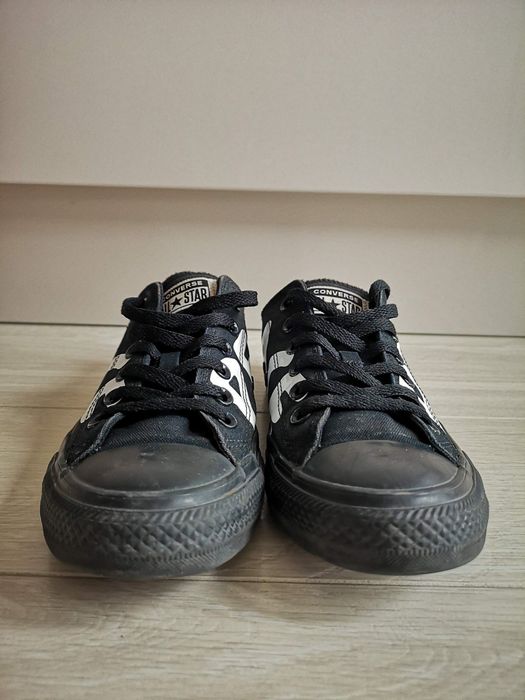 Converse limited edition 39 peace