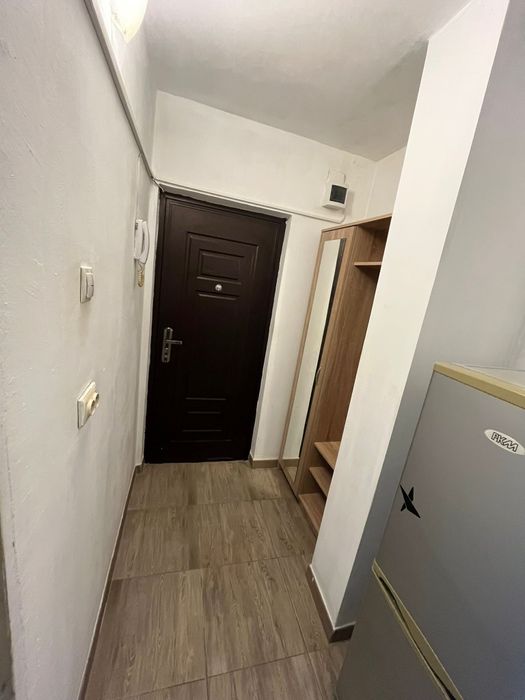 Închiriez garsonieră