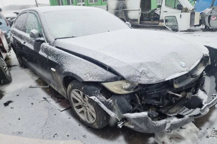 dezmembrez BMW seria 3 e90, motor 2.0 d 143cp cod motor N47D20A, cutie de viteze manuala 6+1 trepte