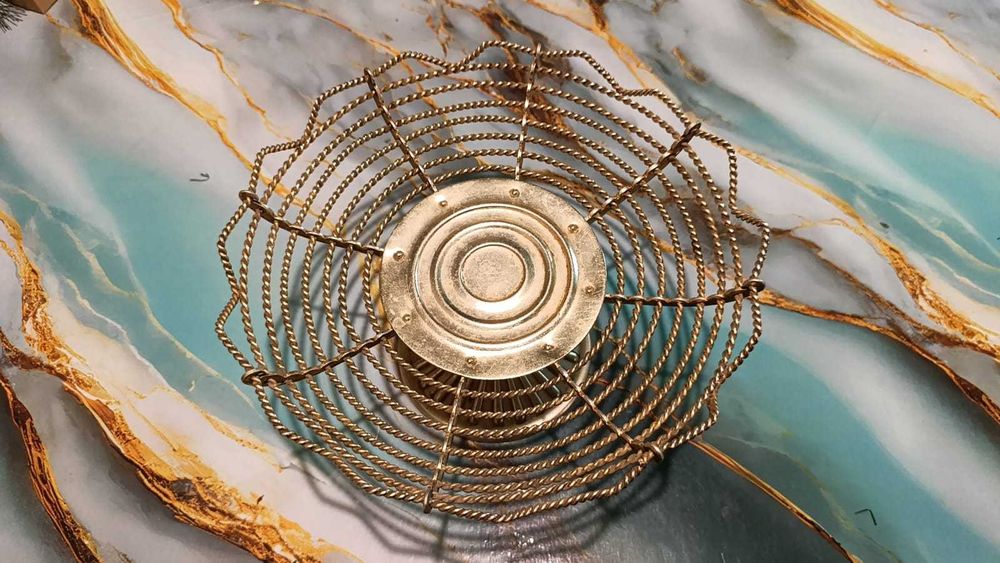 Продаётся хлебница СССР.